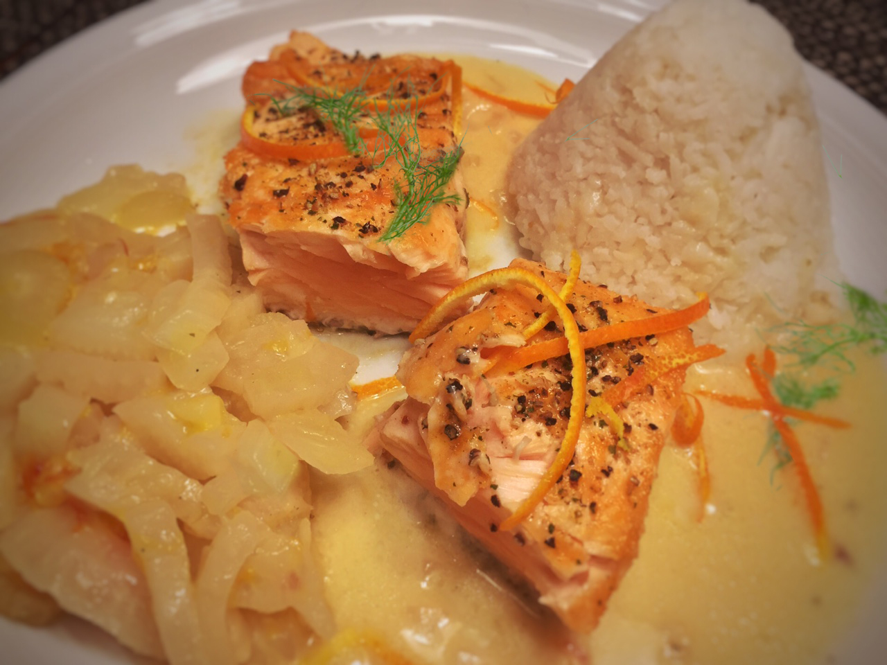 Lachs Gemüse und Reis