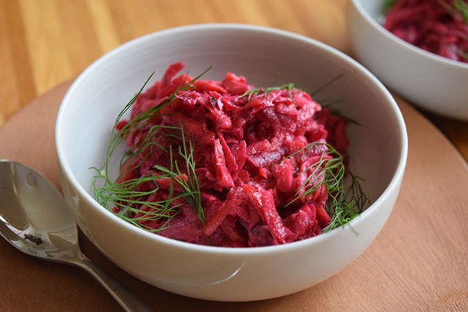 Rotkohlsalat in  Schale