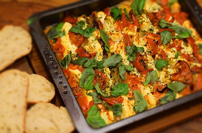 Gebackener Schafs-Tomatenkäse