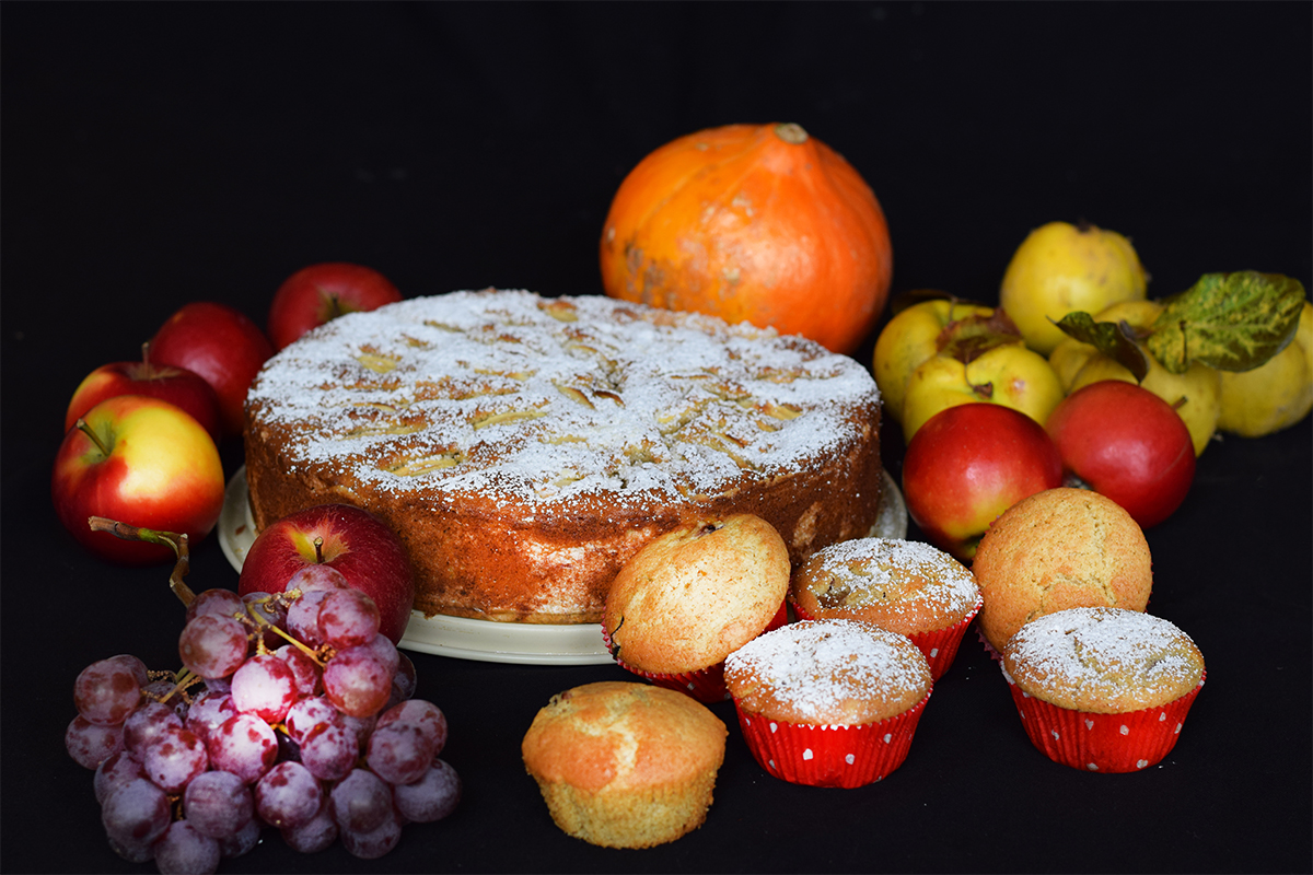 Apfelkuchen mit Nüssen und Marzipan
