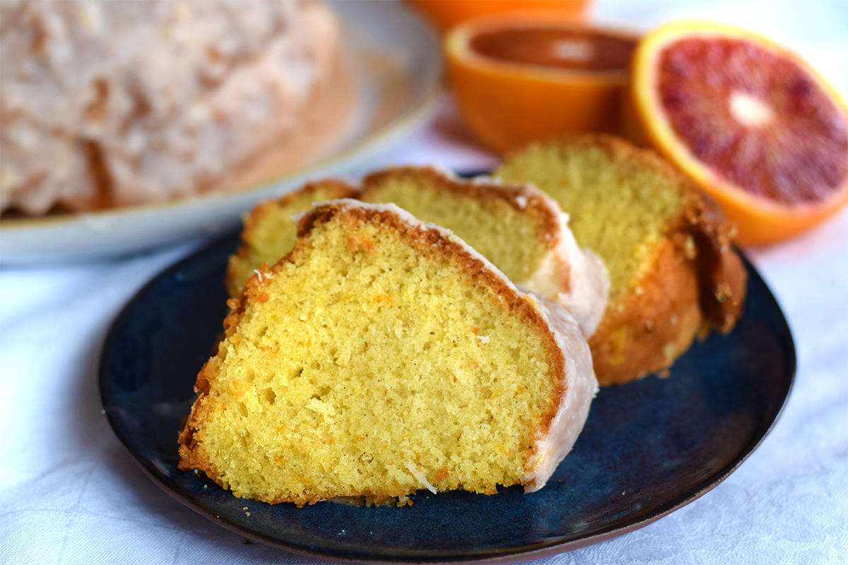 Orangenkuchen mit Kokosraspeln